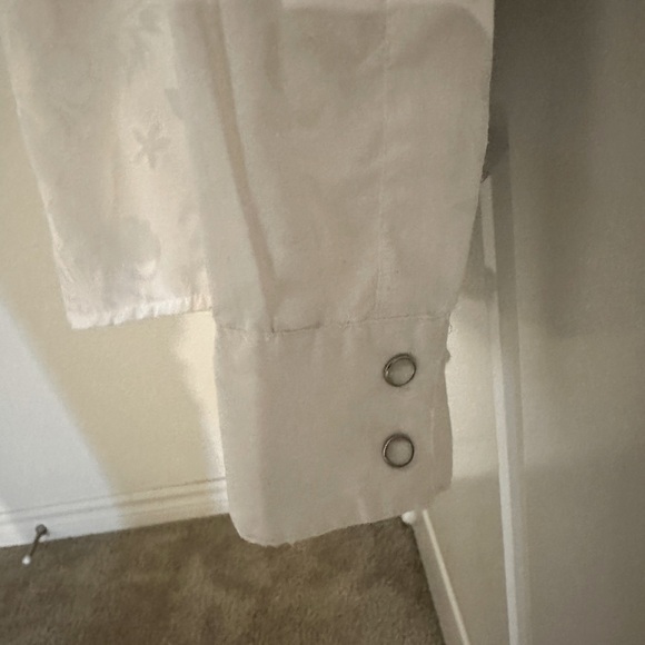 UNISEX WHITE BUTTON-UP SHIRT - Picture 6 of 7